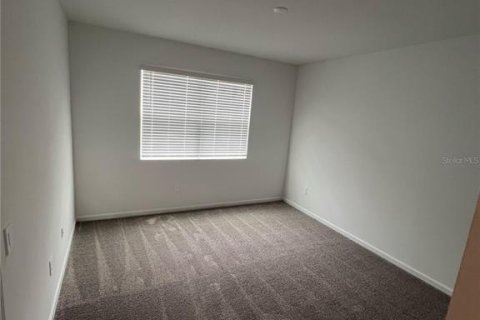 Townhouse in Winter Garden, Florida 4 bedrooms, 185.06 sq.m. № 1778699 - photo 13