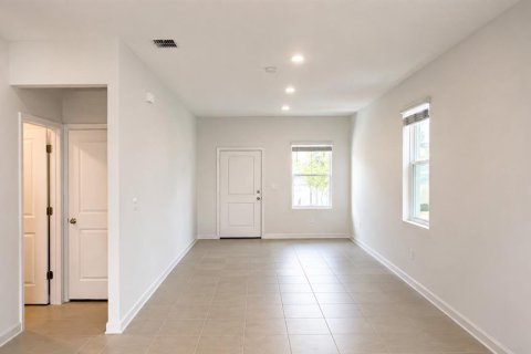 Touwnhouse à louer à Clermont, Floride: 3 chambres, 174.01 m2 № 2150232 - photo 3