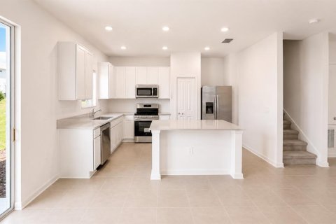 Touwnhouse à louer à Clermont, Floride: 3 chambres, 174.01 m2 № 2150232 - photo 2