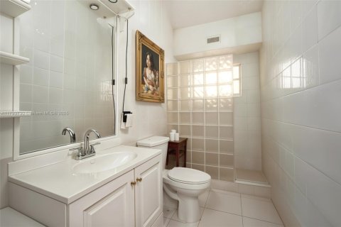 Casa en venta en Miami, Florida, 5 dormitorios, 308.62 m2 № 1712861 - foto 25