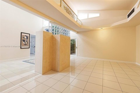 Casa en venta en Miami, Florida, 5 dormitorios, 308.62 m2 № 1712861 - foto 12