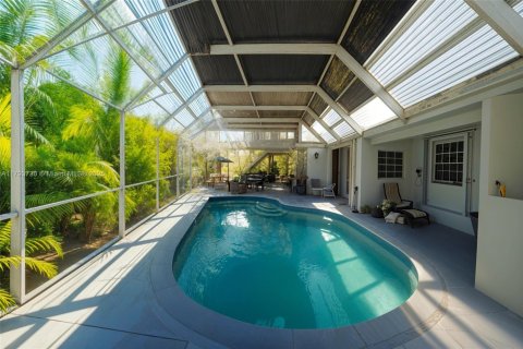 Casa en venta en Miami, Florida, 5 dormitorios, 308.62 m2 № 1712861 - foto 27