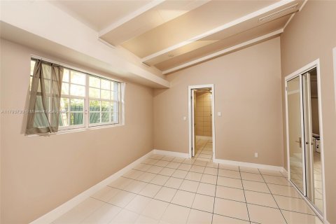 Casa en venta en Miami, Florida, 5 dormitorios, 308.62 m2 № 1712861 - foto 20