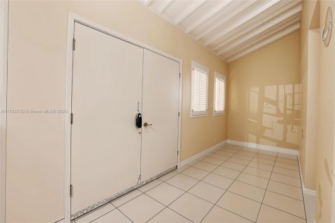 Casa en venta en Miami, Florida, 5 dormitorios, 308.62 m2 № 1712861 - foto 8