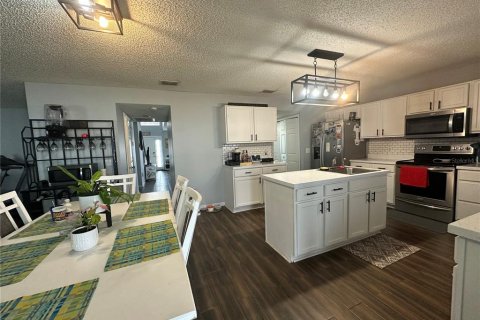 Casa en venta en Sanford, Florida, 5 dormitorios, 279.82 m2 № 2205883 - foto 12