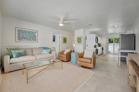 Villa ou maison à louer à Fort Lauderdale, Floride: 2 chambres, 245.26 m2 № 2350551 - photo 11