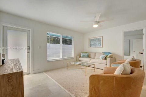 Villa ou maison à louer à Fort Lauderdale, Floride: 2 chambres, 245.26 m2 № 2350551 - photo 10