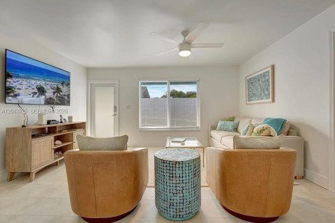Villa ou maison à louer à Fort Lauderdale, Floride: 2 chambres, 245.26 m2 № 2350551 - photo 13