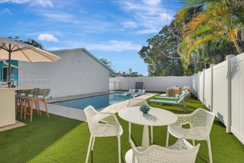 Villa ou maison à louer à Fort Lauderdale, Floride: 2 chambres, 245.26 m2 № 2350551 - photo 16