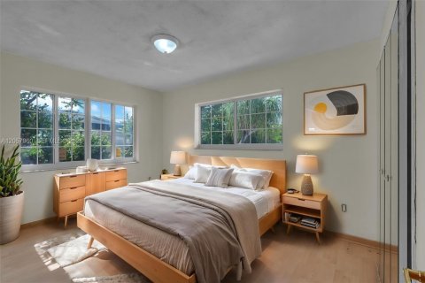 Villa ou maison à vendre à Hialeah, Floride: 3 chambres, 114.73 m2 № 2244732 - photo 18