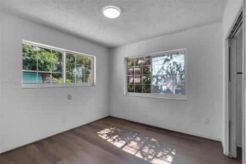 Villa ou maison à vendre à Hialeah, Floride: 3 chambres, 114.73 m2 № 2244732 - photo 20
