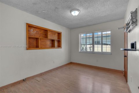 Villa ou maison à vendre à Hialeah, Floride: 3 chambres, 114.73 m2 № 2244732 - photo 24
