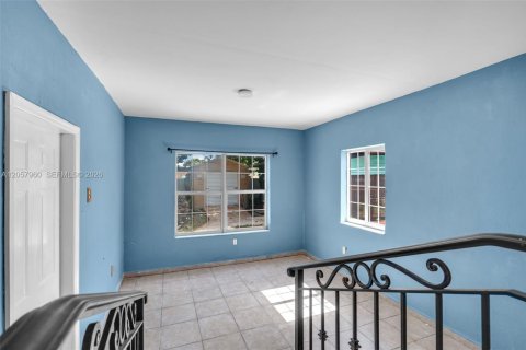 Villa ou maison à vendre à Hialeah, Floride: 3 chambres, 114.73 m2 № 2244732 - photo 14