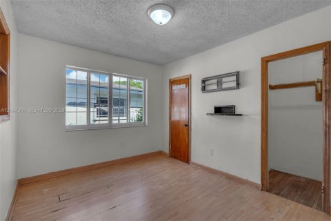 Villa ou maison à vendre à Hialeah, Floride: 3 chambres, 114.73 m2 № 2244732 - photo 25