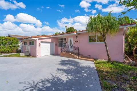 Villa ou maison à Hialeah, Floride 3 chambres, 114.73 m2 № 2244732