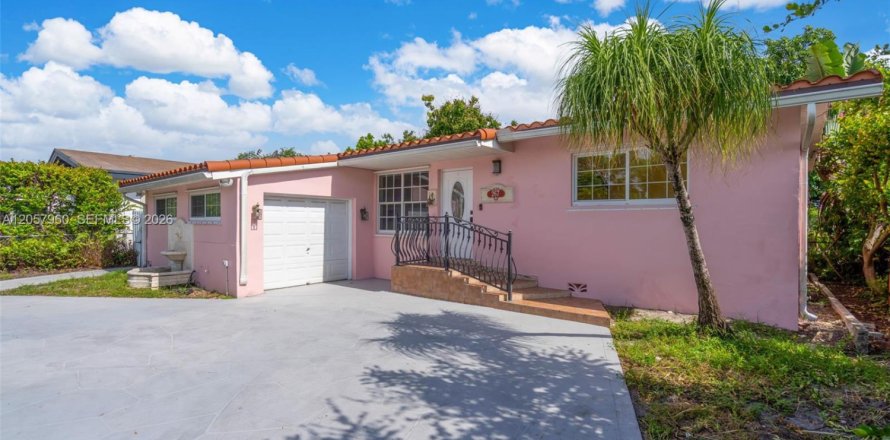 Villa ou maison à Hialeah, Floride 3 chambres, 114.73 m2 № 2244732
