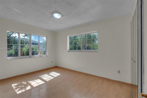 Villa ou maison à vendre à Hialeah, Floride: 3 chambres, 114.73 m2 № 2244732 - photo 17