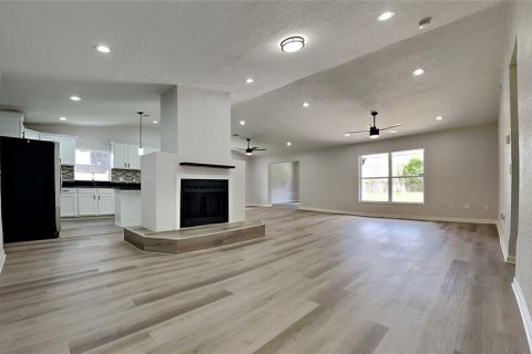 Casa en venta en DeLand, Florida, 3 dormitorios, 148.64 m2 № 1449757 - foto 3