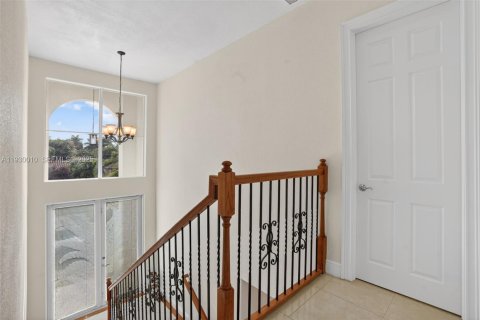 Купить виллу или дом в Майами, Флорида 5 спален, 277.41м2, № 2034530 - фото 25