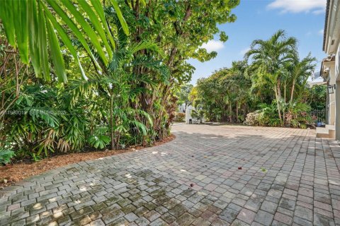 Купить виллу или дом в Майами, Флорида 5 спален, 277.41м2, № 2034530 - фото 4