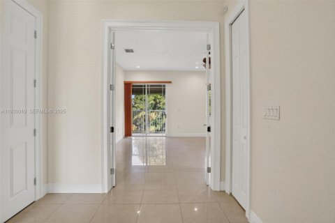 Купить виллу или дом в Майами, Флорида 5 спален, 277.41м2, № 2034530 - фото 26