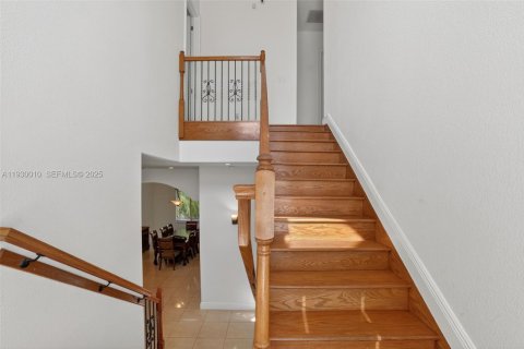 Купить виллу или дом в Майами, Флорида 5 спален, 277.41м2, № 2034530 - фото 8