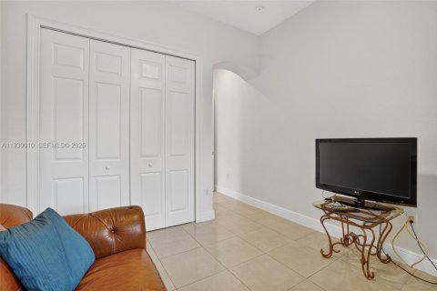 Купить виллу или дом в Майами, Флорида 5 спален, 277.41м2, № 2034530 - фото 24