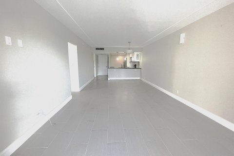 Купить кондоминиум в Бока-Ратон, Флорида 3 комнаты, 93.83м2, № 2083963 - фото 9