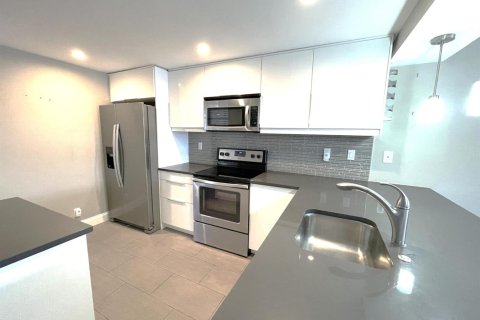 Купить кондоминиум в Бока-Ратон, Флорида 3 комнаты, 93.83м2, № 2083963 - фото 4