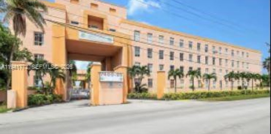 Condo in Hialeah, Florida, 2 bedrooms  № 2000435