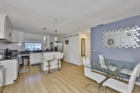 Condo in Tampa, Florida, 2 bedrooms  № 1805100 - photo 6