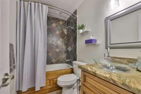 Condo in Tampa, Florida, 2 bedrooms  № 1805100 - photo 14