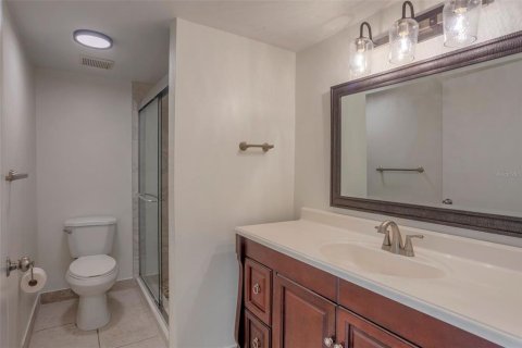 Condo in Largo, Florida, 2 bedrooms  № 1901362 - photo 15