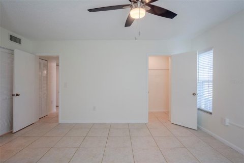 Condo in Largo, Florida, 2 bedrooms  № 1901362 - photo 10