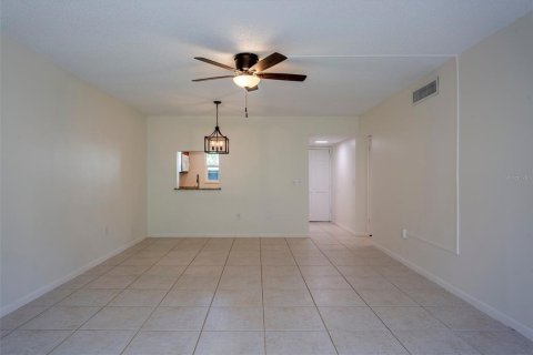 Condo in Largo, Florida, 2 bedrooms  № 1901362 - photo 4