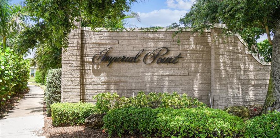 Condominio en Largo, Florida, 2 dormitorios № 1901362