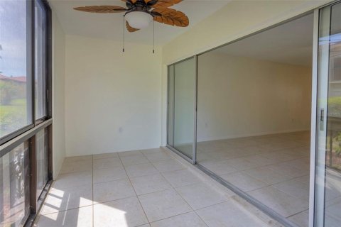 Condo in Largo, Florida, 2 bedrooms  № 1901362 - photo 6