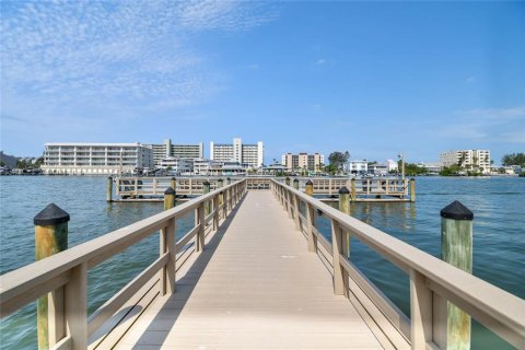Condo in Largo, Florida, 2 bedrooms  № 1901362 - photo 26
