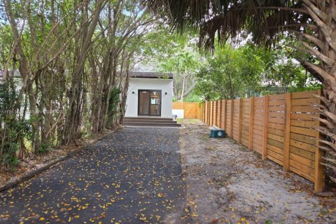 House in Miami Shores, Florida 3 bedrooms, 146.88 sq.m. № 1872242 - photo 22