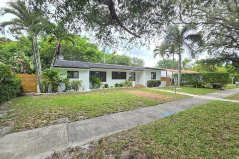 House in Miami Shores, Florida 3 bedrooms, 146.88 sq.m. № 1872242 - photo 1
