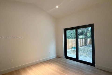 House in Miami Shores, Florida 3 bedrooms, 146.88 sq.m. № 1872242 - photo 20