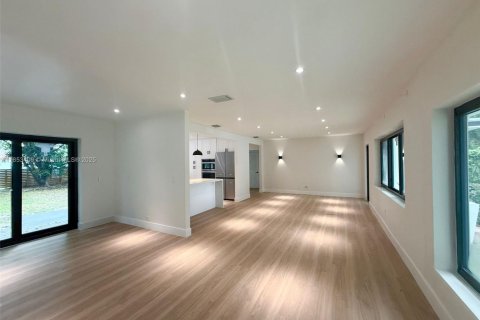 House in Miami Shores, Florida 3 bedrooms, 146.88 sq.m. № 1872242 - photo 5