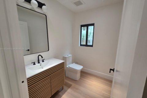 House in Miami Shores, Florida 3 bedrooms, 146.88 sq.m. № 1872242 - photo 26