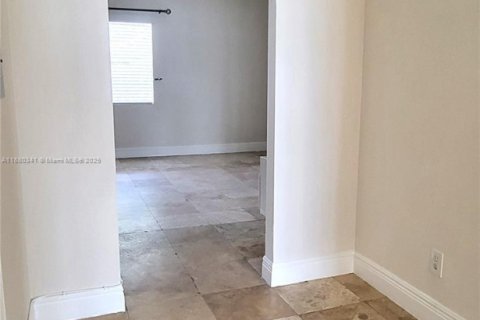 Copropriété à louer à Miami Beach, Floride: 2 chambres, 87.7 m2 № 1924806 - photo 12