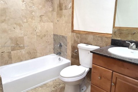 Condominio en alquiler en Miami Beach, Florida, 2 dormitorios, 87.7 m2 № 1924806 - foto 10