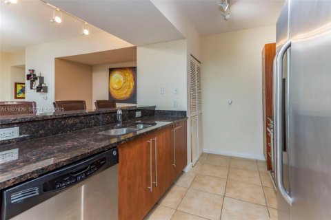 Снять в аренду кондоминиум в Майами, Флорида 1 спальня, 85.47м2, № 1988103 - фото 4