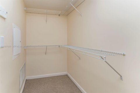 Снять в аренду кондоминиум в Майами, Флорида 1 спальня, 85.47м2, № 1988103 - фото 13