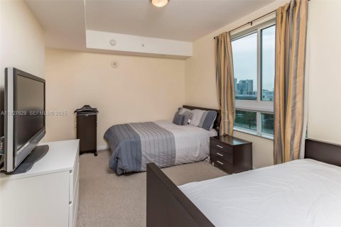 Снять в аренду кондоминиум в Майами, Флорида 1 спальня, 85.47м2, № 1988103 - фото 9