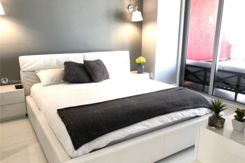 Снять в аренду кондоминиум в Халландейл-Бич, Флорида 2 спальни, № 1961659 - фото 10