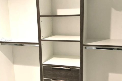 Снять в аренду кондоминиум в Халландейл-Бич, Флорида 2 спальни, № 1961659 - фото 18